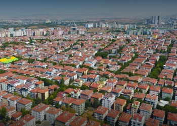 Deprem günü çatlakları sıva ile kapatan şirket ihalede: 590 konut için 809 milyon teklif etti
