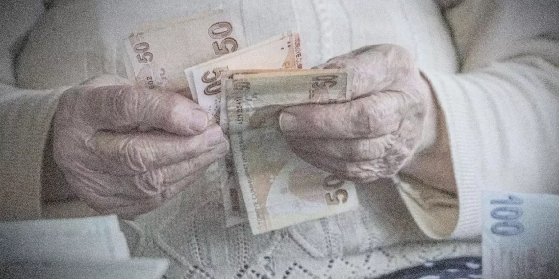 Teklif komisyondan geçti ve en düşük emekli maaşı 7 bin 500 Türk Lirası oldu