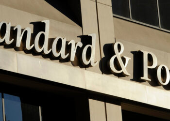 S&P, Güney Afrika’nın not görünümünü düşürdü