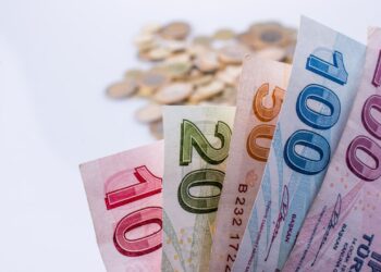 Çin ekonomisi yılın ilk çeyreğinde büyüme kaydetti