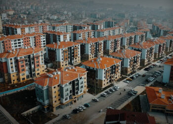 Depremzedeler yeni yuvalarına kavuştu
