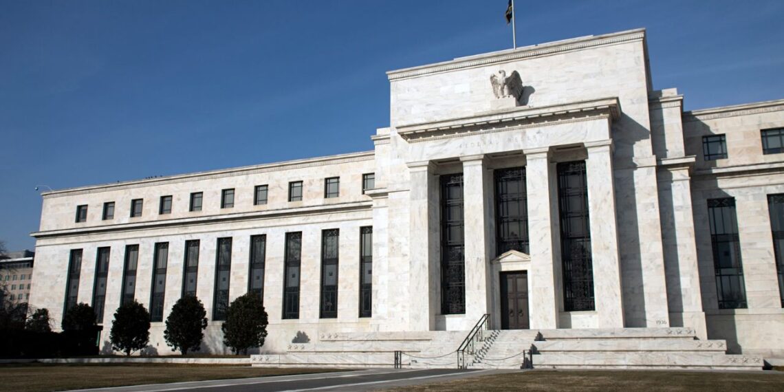 Banka krizi sonrasında FED faizi artıracak mı?