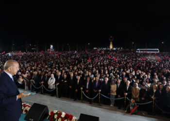 Cumhurbaşkanı Erdoğan, balkon konuşmasında önemli mesajlar paylaştı