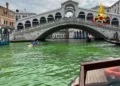 Venedik’te Büyük Kanal’ın suyu yeşil renge büründü