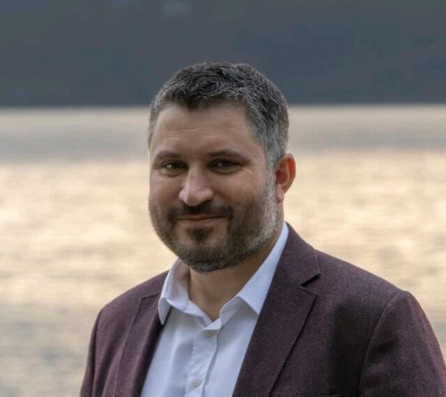 2000 yılında ÖSS Türkiye birincisiydi şimdi Bakan yardımcısı