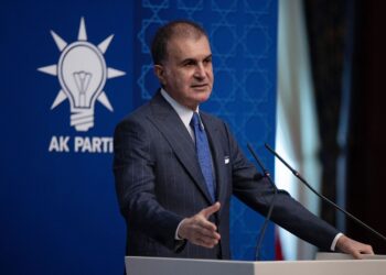 MKYK sonrasında Ömer Çelik kameraların karşısına geçti
