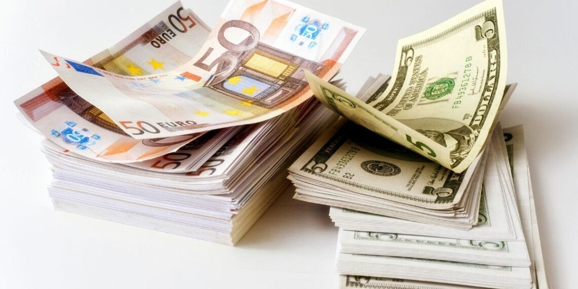 Dolar euro aldı başını gidiyor: İşte son rekor fiyatlar