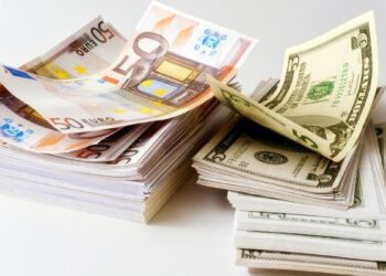 Dolar euro aldı başını gidiyor: İşte son rekor fiyatlar
