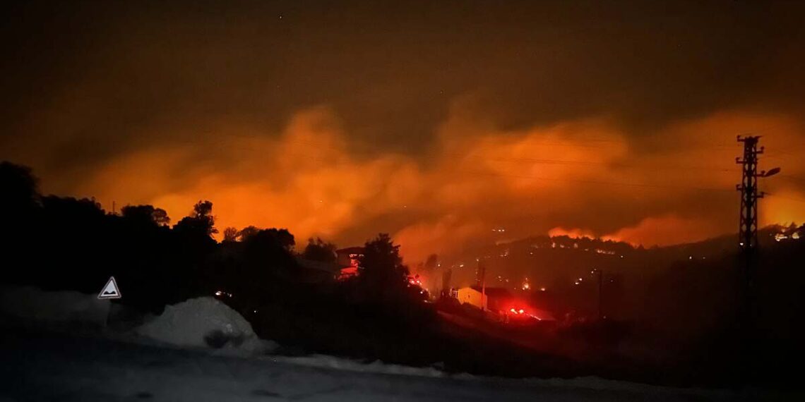 Çanakkale’deki yangın faciasında 9 köy tahliye edildi