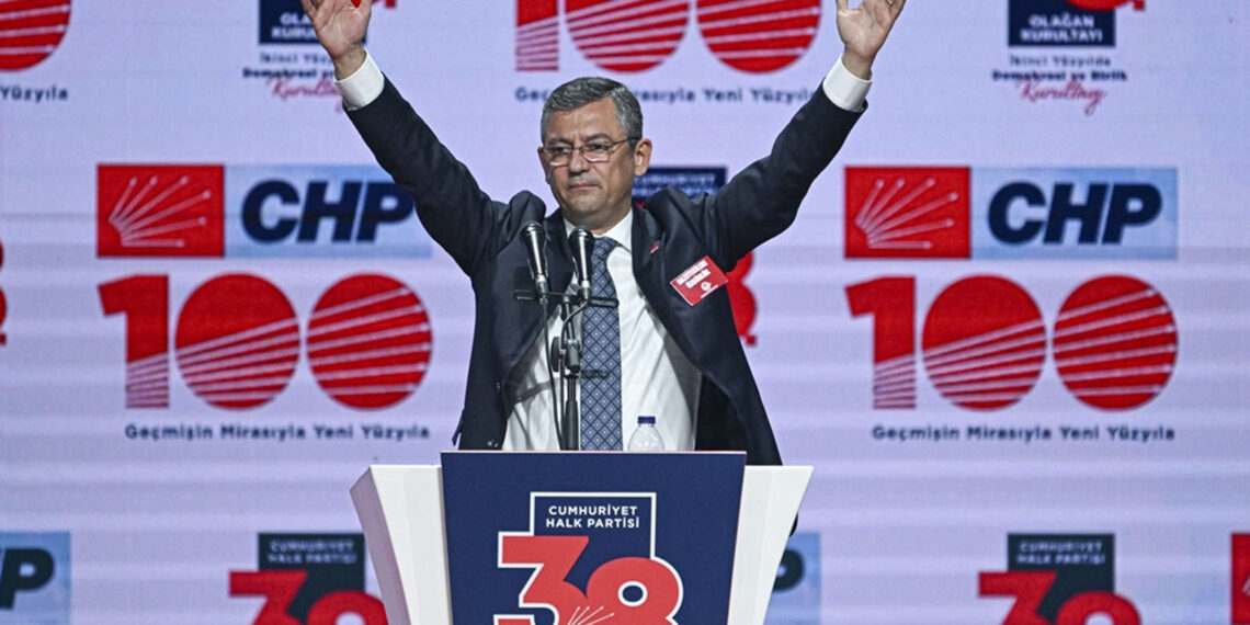 Özgür Özel: Durmayacağız, çalışacağız, omuz omuza çalışacağız