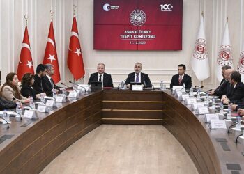 Asgari Ücret Tespit Komisyonu toplantısı sona erdi: İlk kez 4 işçi yer aldı