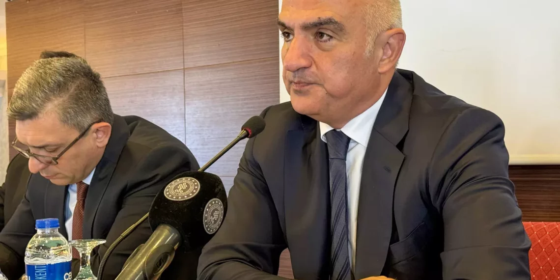 Bakan Ersoy: Türkiye turizmi bu yılı rekorlarla kapatacak