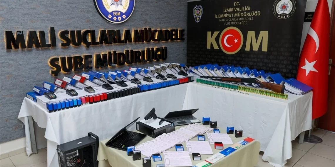 İzmir merkezli “naylon fatura” operasyonu: 11 milyar liralık e-fatura ele geçirildi