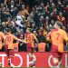 Galatasaray evinde Başakşehir’i 2 golle geçti