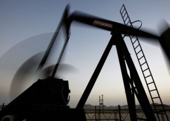 OPEC ve IEA arasındaki talep farkı piyasaları karıştırdı