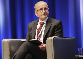 Bakan Şimşek’ten ekonomi mesajları: Türkiye diğer ülkelere kıyasla daha avantajlı