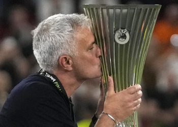 Dünyada gündem ‘Mourinho’: Uyuyan devi uyandırmaya geliyor!