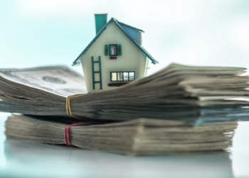 Ev satmak da almak kadar pahalı