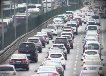 İstanbul’da bayram tatili sonrası trafik çilesi!