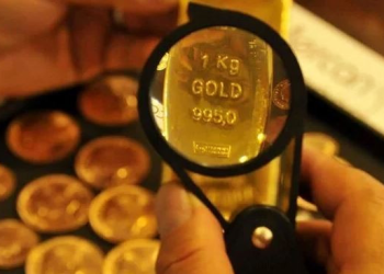 Altında yön yukarı