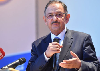 Bakan Mehmet Özhaseki görevinden istifa etti