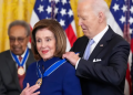 Pelosi: Tanrı Amerika’yı Biden’ın büyüklüğü ile kutsamıştır