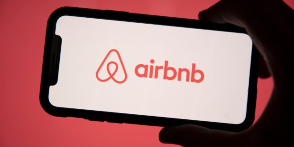 Airbnb hisseleri, büyümenin yavaşlamasıyla düştü