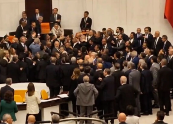 Meclis’te Can Atalay oturumu: Milletvekilleri birbirine girdi