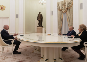 TBMM Başkanı Kurtulmuş, Putin ile görüştü