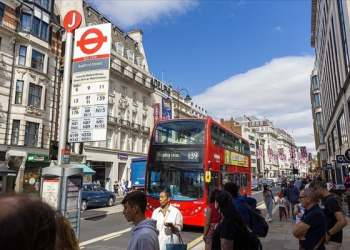 İngiltere enflasyonunda 3.5 yıl sonra bir ilk yaşandı