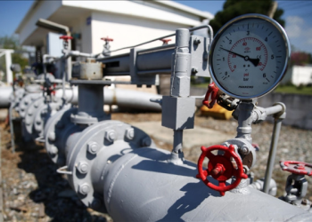 Petrol zengini Nijerya 20.3 milyar litre petrol ithal etti