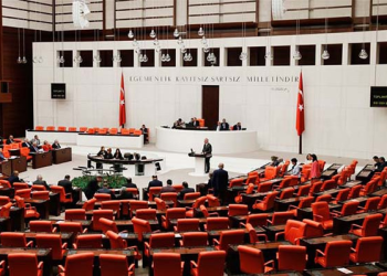 776 dokunulmazlık fezlekesi komisyona sevk edildi