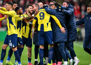 Fenerbahçe geriden gelip kazandı