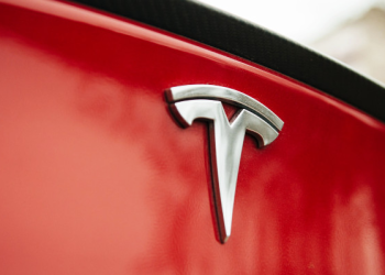 Tesla hisselerinde yüzde 50 oranında artış beklentisi