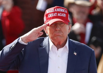 Trump’tan, Bitcoin mesajı: 100 bin doları kutladı