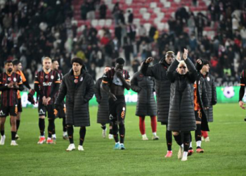 Galatasaray, Sivasspor deplasmanında 3 puanı üç golle aldı