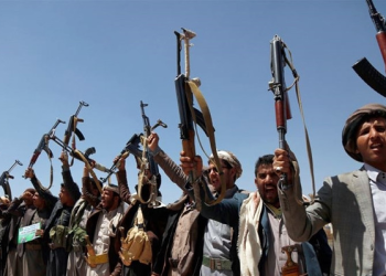 Husiler’den ABD savaş gemilerine saldırı