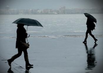İstanbul için saat verildi: Gök gürültülü sağanak geliyor!