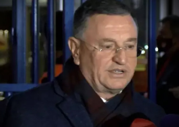 Lütfü Savaş CHP’den ihraç edildi!