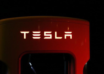 Tesla hisseleri uçuşa geçti!