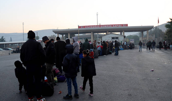 Türkiye’deki Suriyeliler ülkelerine dönüyor