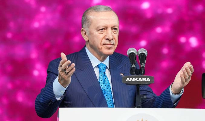 Erdoğan: Kadınlar için siyaset değil, kadınlarla siyaset