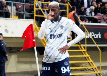 Fenerbahçe 3 puanı ilk yarıda aldı