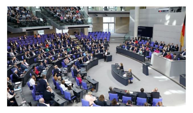 Almanya’da meclis 500 milyar euroluk kredi paketini onayladı