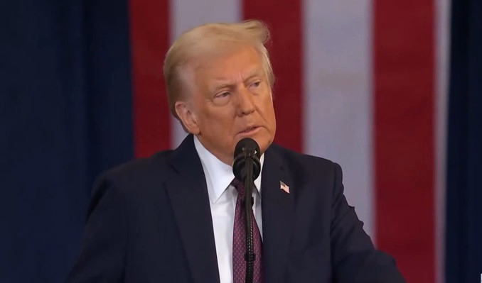 Trump halka seslendi: Ülkemiz bir geri dönüşün eşiğinde