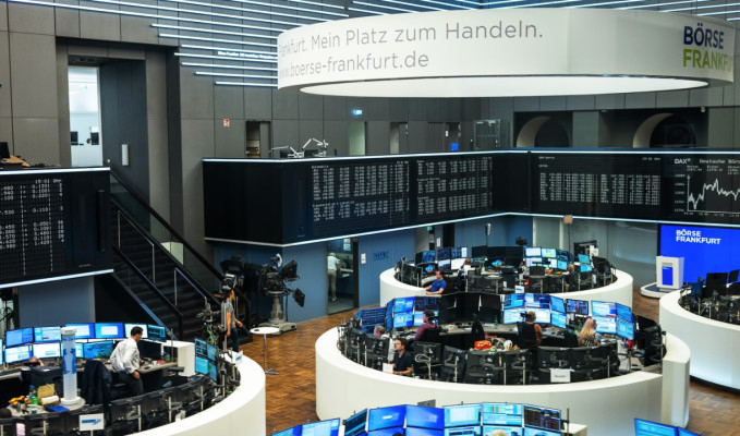 Avrupa borsaları İngiltere hariç düştü