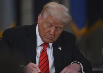 Piyasalar düşerken Trump tarifelerde ısrarlı: Trilyonlarca dolar gelir sağlayacak