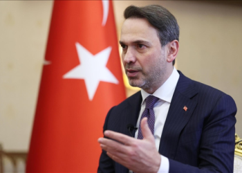 Bakan Bayraktar açıkladı! Doğalgaz ve petrol fiyatları yükselir mi?