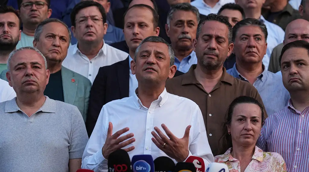 Ferdi Zeyrek’in cenaze töreninin detayları belli oldu! Özgür Özel açıkladı