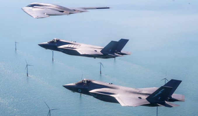 İngiltere’ye ait F-35 Hindistan’a acil iniş yaptı